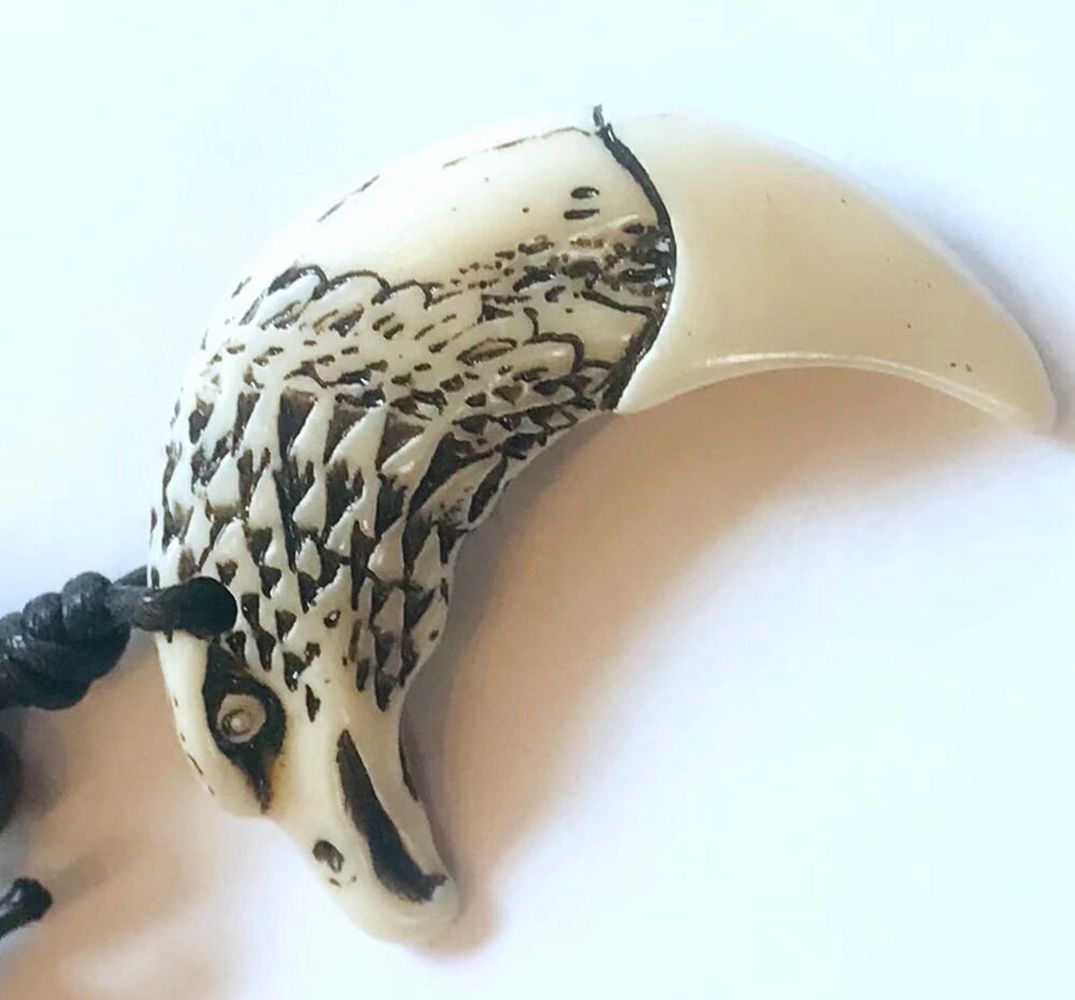 Women'S Eagles Accessories - 12 pcs Resin White Demon Eagle